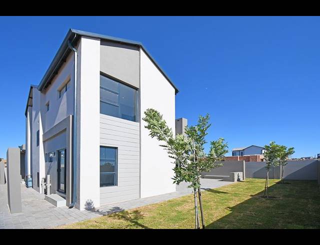 4 BEDROOM HOUSE FOR SALE IN FOUNTAINBROOK ESTATE